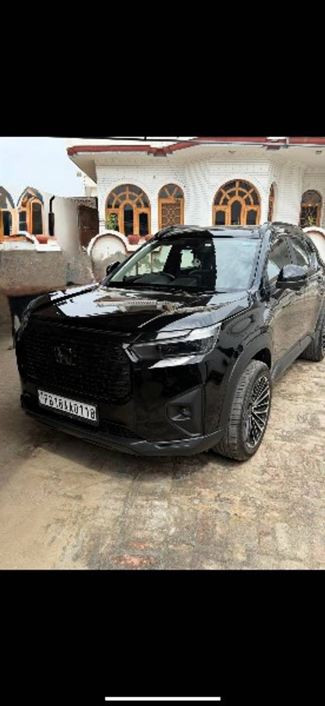 https://images10.gaadi.com/usedgaadi-sellcar/UsedCar/g59e7722a/f87d1045-6e7a-4974-8d64-d84b34cf0cf3.jpeg?imwidth=6402