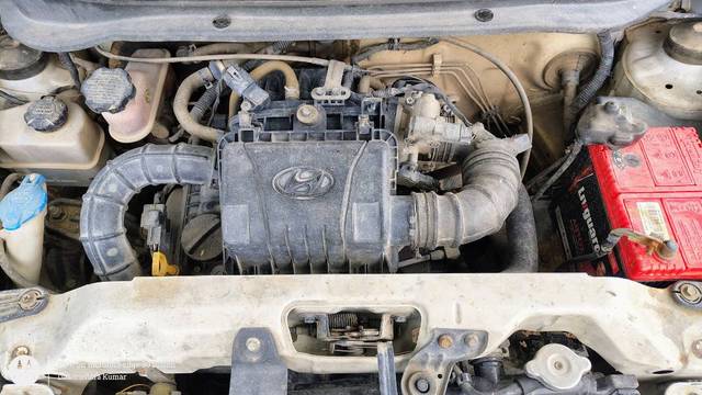 https://images10.gaadi.com/usedgaadi-sellcar/UsedCar/g59e8018a/3aa9f18b-8d3b-44a0-80a6-28cebc2f966c.jpg?imwidth=6402