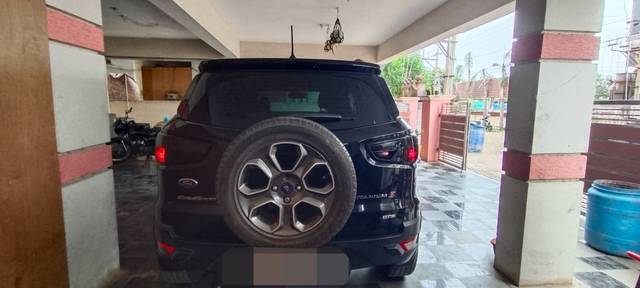 https://images10.gaadi.com/usedgaadi-sellcar/UsedCar/g5a26d8aa/ae63556c-a331-4f58-8211-9d71fb0e0e8a.jpg?imwidth=6402