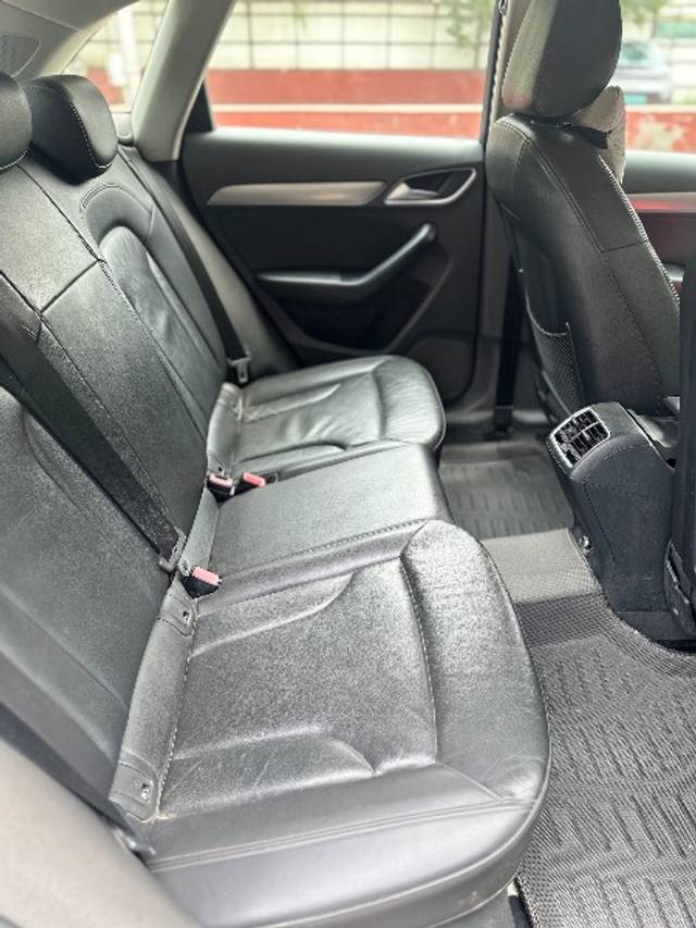 https://images10.gaadi.com/usedgaadi-sellcar/UsedCar/g5a44e1ea/29f86e3e-0594-44be-a6b6-7188d1918631.jpeg?imwidth=6400