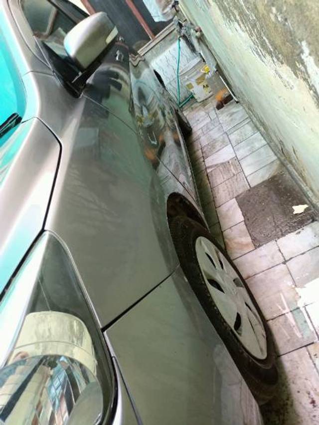 https://images10.gaadi.com/usedgaadi-sellcar/UsedCar/g5a60467a/9a5d0767-9d94-4088-875b-68fba0a80a26.jpg?imwidth=6402