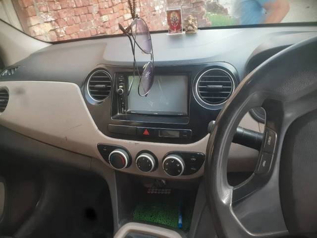 https://images10.gaadi.com/usedgaadi-sellcar/UsedCar/g5a6bc37a/fdb91a1a-cc31-4dc3-8bab-d48787303ed9.jpg?imwidth=6401
