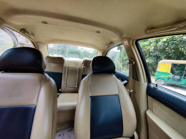 https://images10.gaadi.com/usedgaadi-sellcar/UsedCar/g5a766d7a/8d46f745-0654-459e-9724-2a5c702bf8be.jpg?imwidth=6402