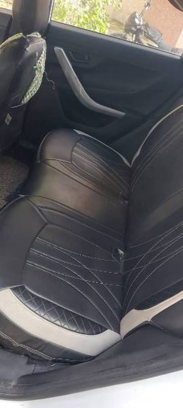 https://images10.gaadi.com/usedgaadi-sellcar/UsedCar/g5a9d0c3a/18cad1d1-dece-4f78-9da2-02456825519b.jpg?imwidth=6402