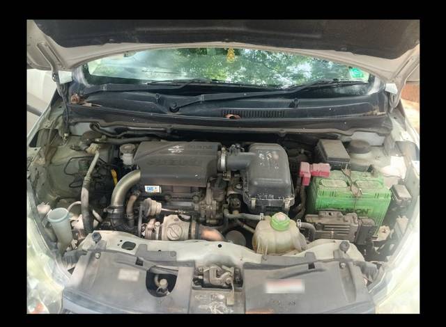 https://images10.gaadi.com/usedgaadi-sellcar/UsedCar/g5ab242da/e5e62187-3ed7-4357-b8b7-246931ec3c88.jpeg?imwidth=6402