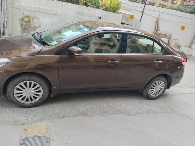 https://images10.gaadi.com/usedgaadi-sellcar/UsedCar/g5aba71ca/330fe6b8-eae7-4f7e-a1fe-4b7115ae1786.jpeg?imwidth=6400