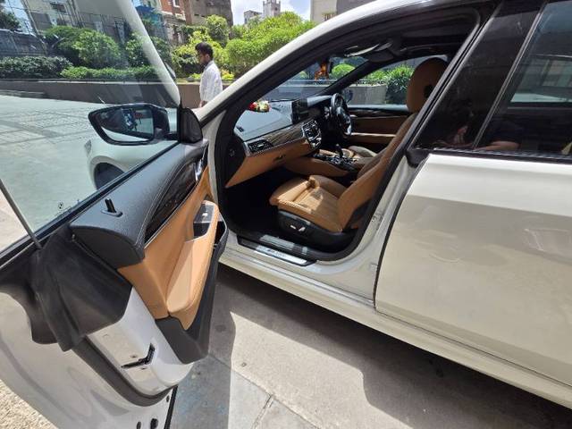 https://images10.gaadi.com/usedgaadi-sellcar/UsedCar/g5b11b98a/37df5980-d2b8-4357-a719-e5bdce5acee9.jpg?imwidth=6401