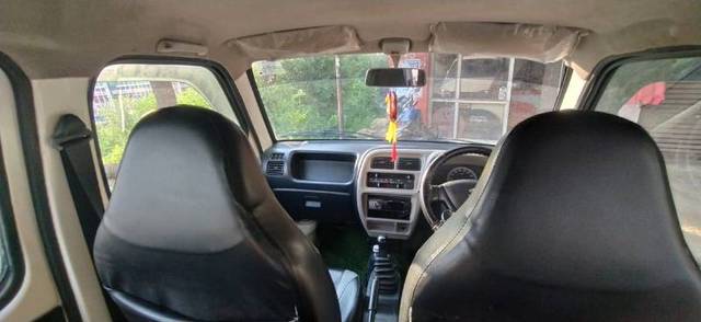 https://images10.gaadi.com/usedgaadi-sellcar/UsedCar/g5b1e505a/223cd4ab-440d-475d-a5af-49b3984feced.jpg?imwidth=6402