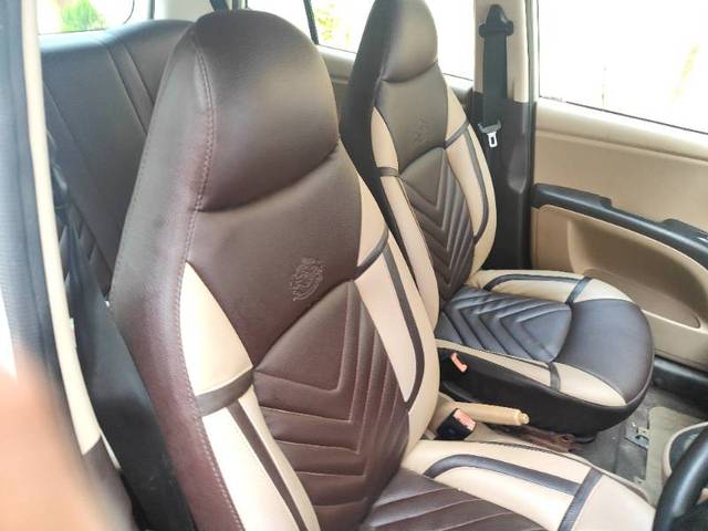 https://images10.gaadi.com/usedgaadi-sellcar/UsedCar/g5b2ae7fa/4c3100d8-6611-46de-800a-17cde7dc1c43.jpg?imwidth=6402