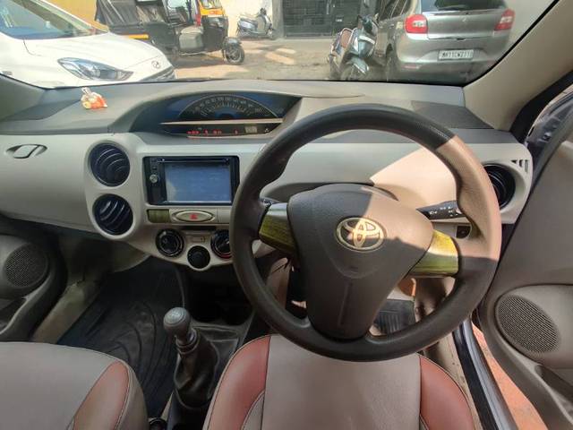 https://images10.gaadi.com/usedgaadi-sellcar/UsedCar/g5b5c754a/b7461749-09ff-43b7-b5e9-4045aaa9037c.jpg?imwidth=6401