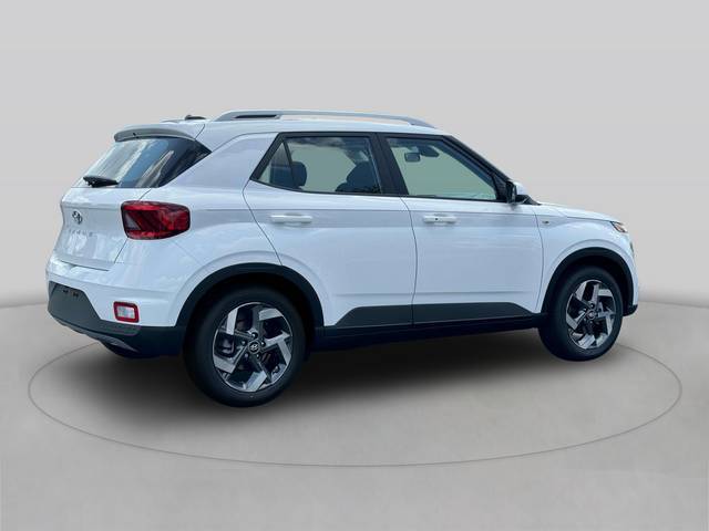 https://images10.gaadi.com/usedgaadi-sellcar/UsedCar/g5b710b4a/f8c92fc0-7e39-4304-96ea-afde874671b3.png?imwidth=6400