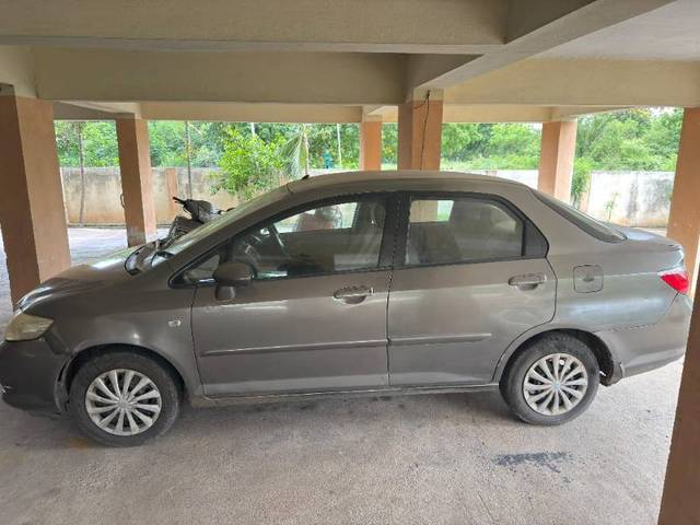 https://images10.gaadi.com/usedgaadi-sellcar/UsedCar/g5b726bca/ca37ff03-8756-436e-9013-cae3d11eca43.jpg?imwidth=6402