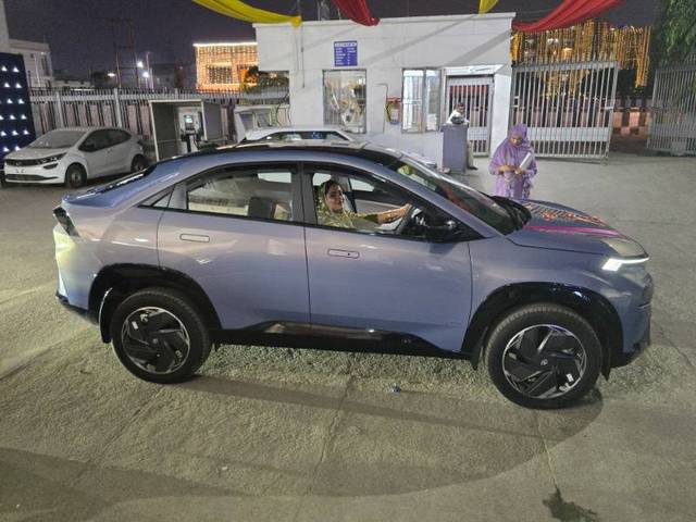 https://images10.gaadi.com/usedgaadi-sellcar/UsedCar/g5b76d97a/0b82a808-c96c-4c5b-b060-55429f9f7f5a.jpg?imwidth=6400