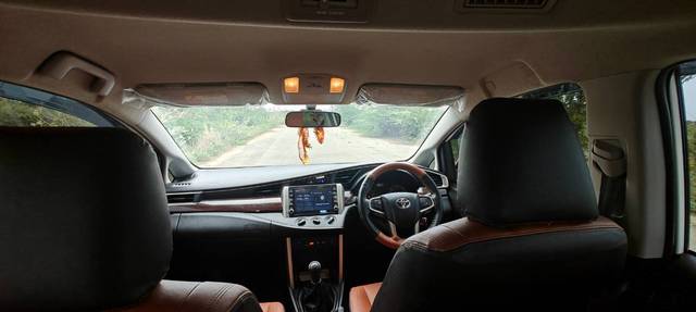 https://images10.gaadi.com/usedgaadi-sellcar/UsedCar/g5b7f0c1a/78c4fef8-6b0f-458e-adef-f304758b11a6.jpg?imwidth=6402