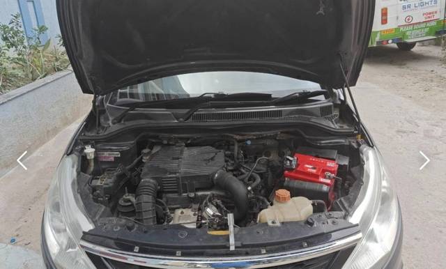 https://images10.gaadi.com/usedgaadi-sellcar/UsedCar/g5b849a0a/02539c08-9607-4bd1-9ab3-9b535fb75b1a.jpg?imwidth=6402