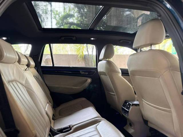 https://images10.gaadi.com/usedgaadi-sellcar/UsedCar/g5babd4ba/cedd9356-b3c2-4346-b2b7-16b574786da4.jpg?imwidth=6401