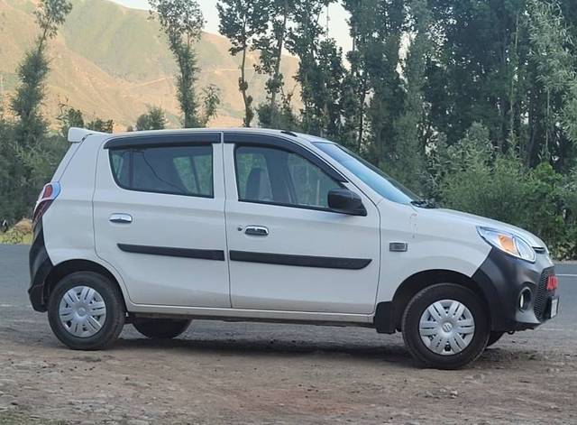 https://images10.gaadi.com/usedgaadi-sellcar/UsedCar/g5bf90caa/b15cebae-1d05-4760-b494-d96a598adaad.jpg?imwidth=6400