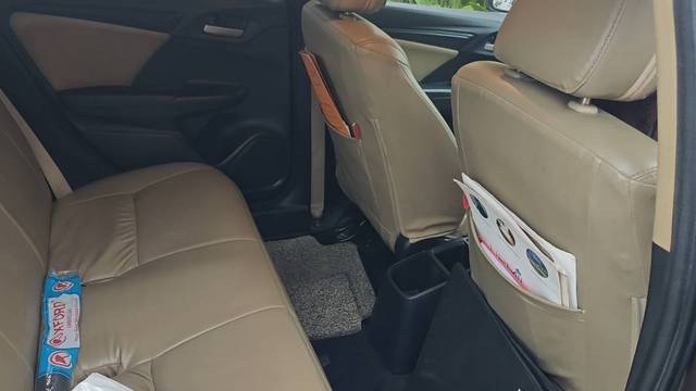 https://images10.gaadi.com/usedgaadi-sellcar/UsedCar/g5c1c906a/1451f6bc-8d7e-4350-a772-1a30e42dc532.jpg?imwidth=6402