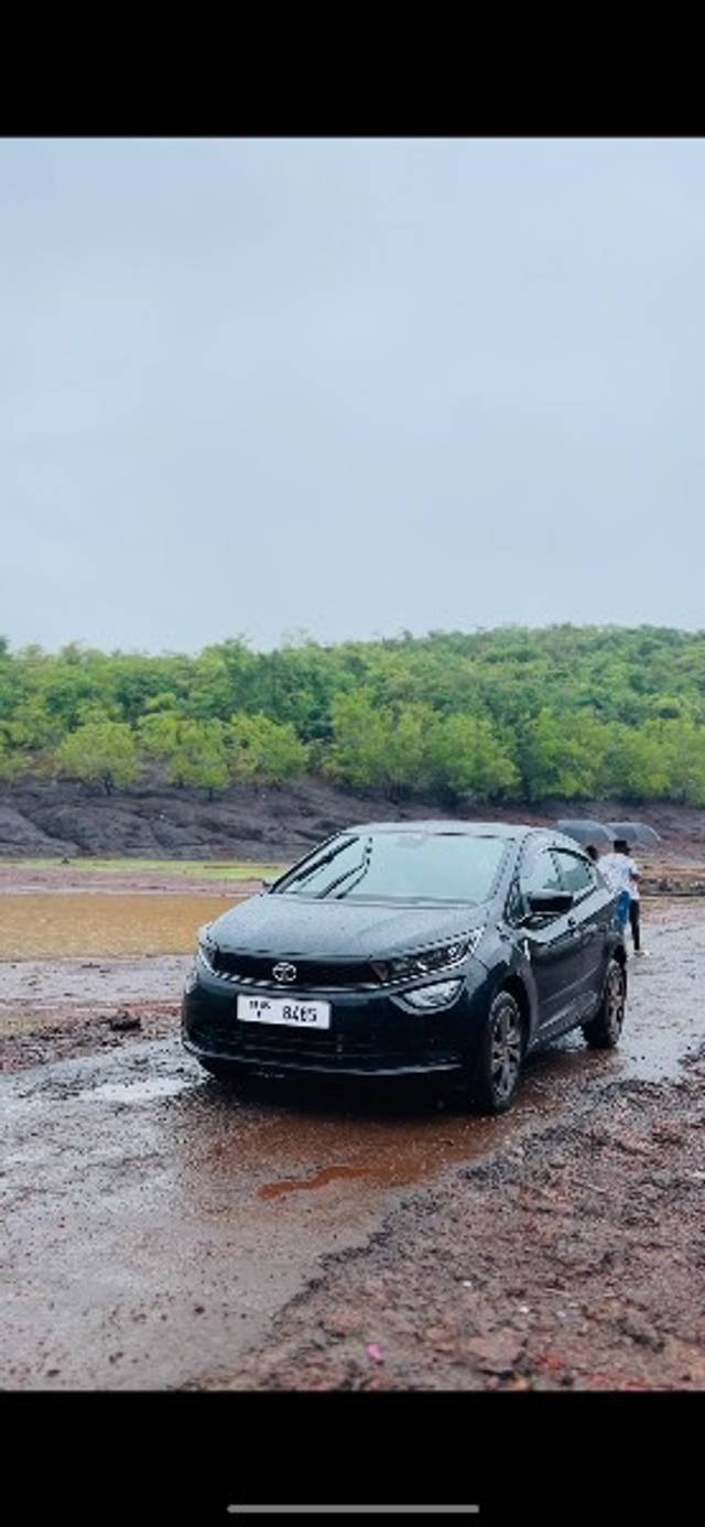 https://images10.gaadi.com/usedgaadi-sellcar/UsedCar/g5c279eba/d54ad738-6a3d-499e-834b-205fd0d53432.png?imwidth=6400