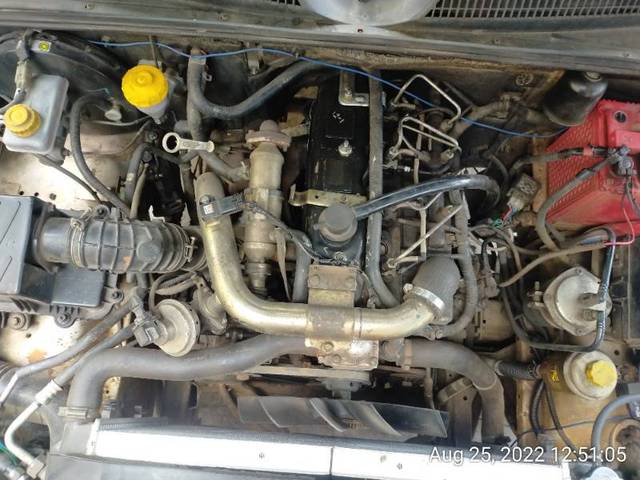 https://images10.gaadi.com/usedgaadi-sellcar/UsedCar/g5c300c8a/cc5eef54-7ee4-41a8-b701-1502a9a232cb.jpg?imwidth=6402