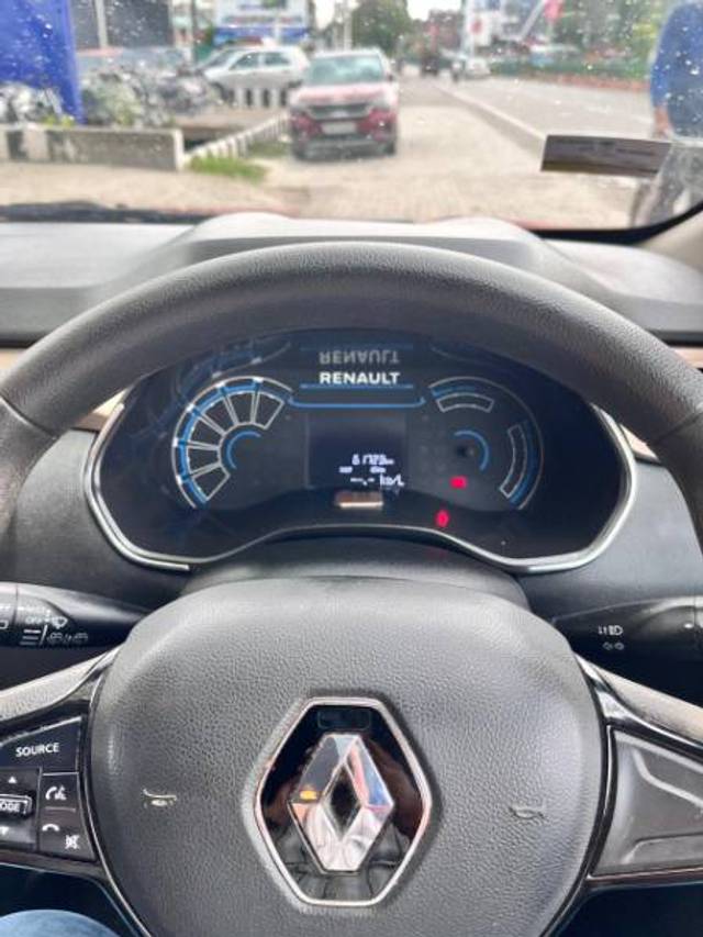 https://images10.gaadi.com/usedgaadi-sellcar/UsedCar/g5c5afeca/1dadb00e-8889-4633-be3c-7115e6121360.jpg?imwidth=6401