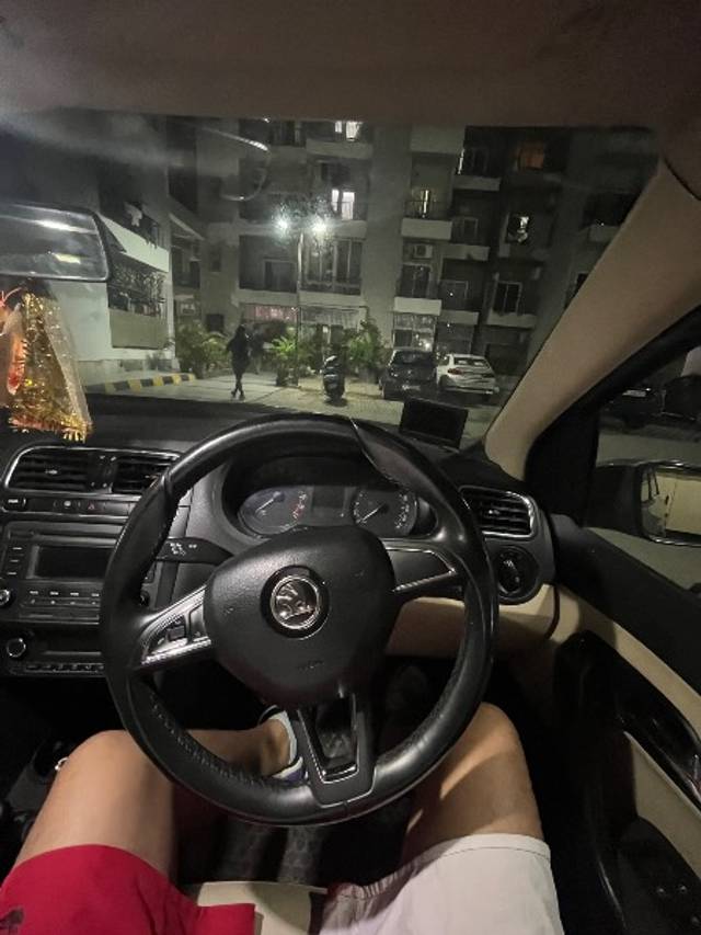 https://images10.gaadi.com/usedgaadi-sellcar/UsedCar/g5c77b96a/19479858-2f8d-4175-85f8-360342c2e251.jpeg?imwidth=6402