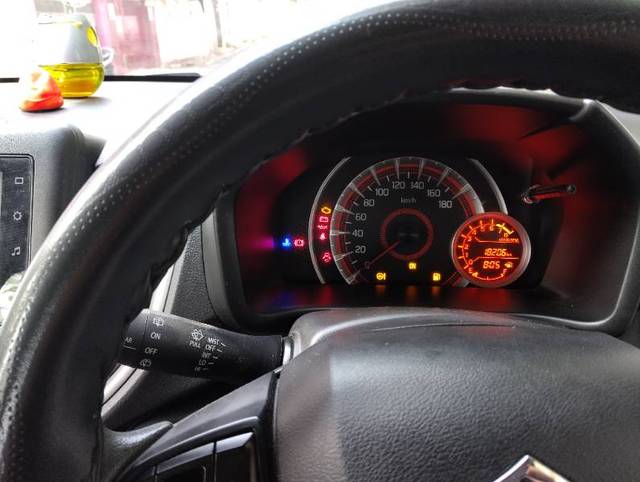 https://images10.gaadi.com/usedgaadi-sellcar/UsedCar/g5c80768a/0f7c0e6d-953f-4e46-bda8-f661cc2d2d78.jpg?imwidth=6402
