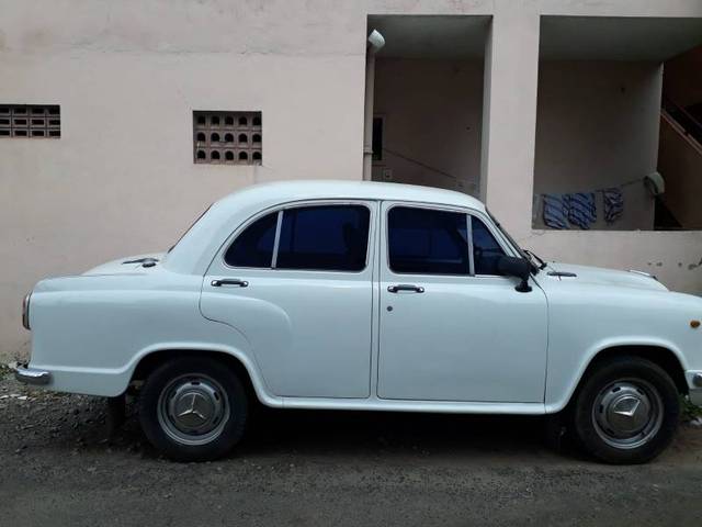 https://images10.gaadi.com/usedgaadi-sellcar/UsedCar/g5c8312fa/dbaaa6fc-ec10-4184-8bd4-d8762a7fe2f3.jpeg?imwidth=6402