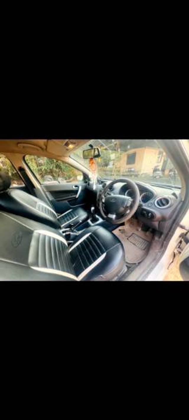 https://images10.gaadi.com/usedgaadi-sellcar/UsedCar/g5c998d7a/9b82d118-58d0-4e3c-915f-7afbc728d63e.jpg?imwidth=6401