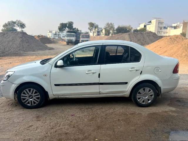 https://images10.gaadi.com/usedgaadi-sellcar/UsedCar/g5c998d7a/f3ba63cf-0e71-4215-85c8-e1a8949d55f7.jpg?imwidth=6400
