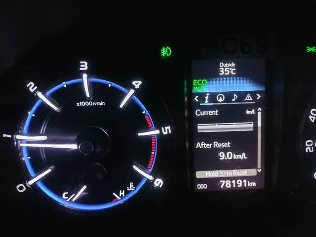 https://images10.gaadi.com/usedgaadi-sellcar/UsedCar/g5cb3810a/b4d0647b-05f2-40a5-9ce9-3f7a86bc98ee.jpg?imwidth=6402