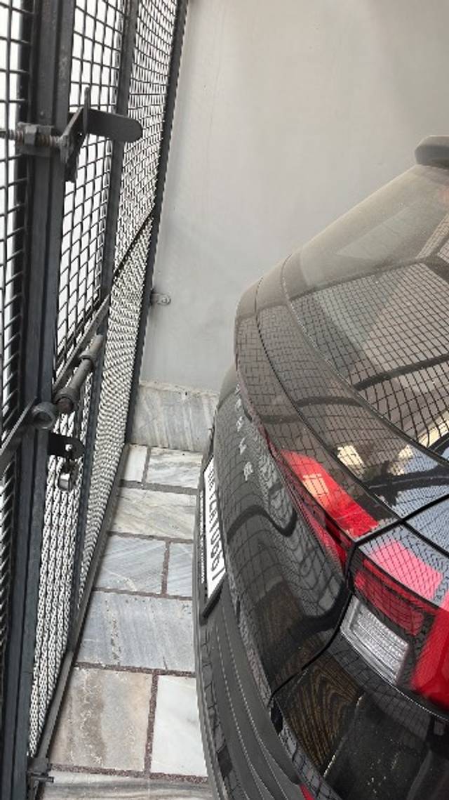 https://images10.gaadi.com/usedgaadi-sellcar/UsedCar/g5cbea91a/a26a9e14-4aa1-49d8-81d6-281b050828bf.jpeg?imwidth=6402