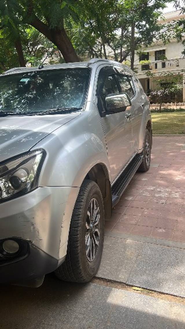 https://images10.gaadi.com/usedgaadi-sellcar/UsedCar/g5cce767a/a75e6806-6d36-4786-bff0-2999bda09ec0.jpeg?imwidth=6402