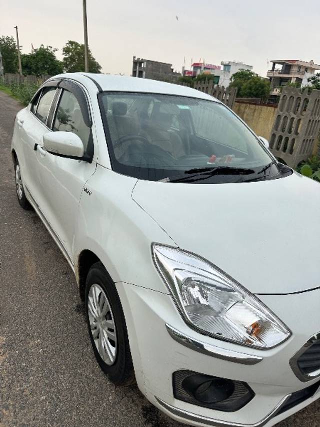 https://images10.gaadi.com/usedgaadi-sellcar/UsedCar/g5cd57d5a/9153c9e4-d924-4d0a-a4e1-b1a8cb9f4f55.jpeg?imwidth=6401