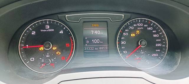https://images10.gaadi.com/usedgaadi-sellcar/UsedCar/g5d02c42a/bd19a648-6471-4118-aac0-b661d4349892.jpg?imwidth=6402