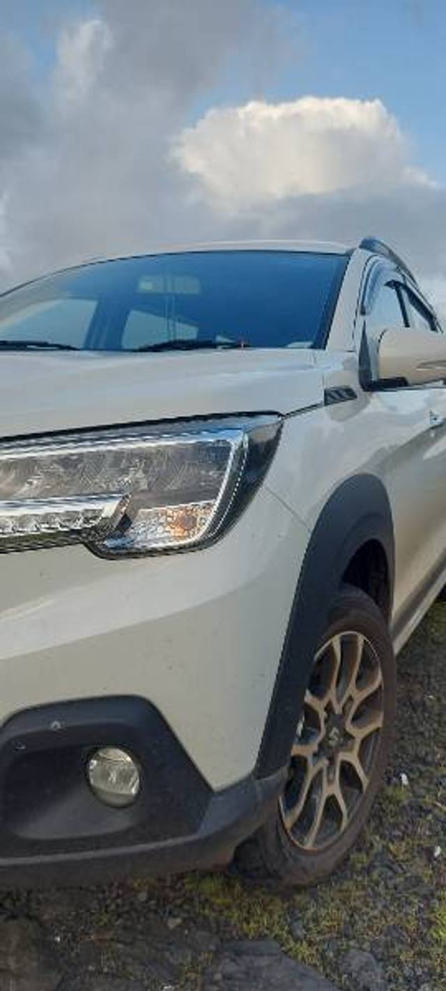 https://images10.gaadi.com/usedgaadi-sellcar/UsedCar/g5d1f1d7a/adfbe3b8-413c-4621-b9a2-46863b4bf138.jpg?imwidth=6402