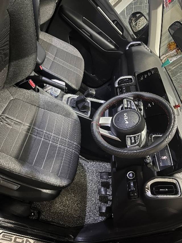 https://images10.gaadi.com/usedgaadi-sellcar/UsedCar/g5d21095a/7572febb-c41d-444c-baed-975296acab4e.jpeg?imwidth=6401