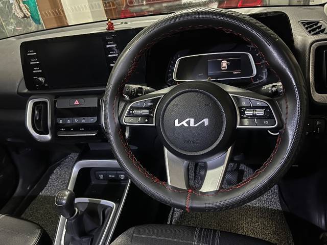 https://images10.gaadi.com/usedgaadi-sellcar/UsedCar/g5d21095a/c9701fda-817e-4172-9155-d2b178074bd0.jpeg?imwidth=6402