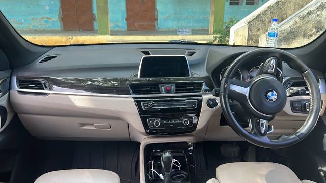 https://images10.gaadi.com/usedgaadi-sellcar/UsedCar/g5d3b1dfa/dfa4046f-50d0-4199-97b6-0cbfee4884ae.jpeg?imwidth=6402
