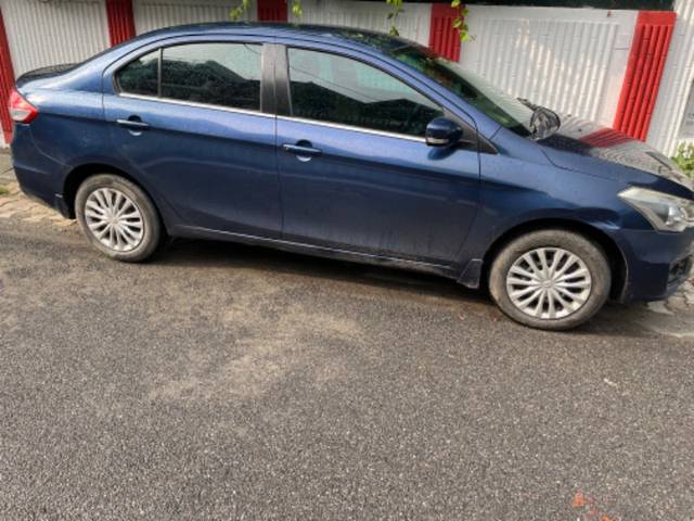 https://images10.gaadi.com/usedgaadi-sellcar/UsedCar/g5d4a5aea/b571c240-cff4-43eb-afd5-d304cd3ae6a9.jpeg?imwidth=6401