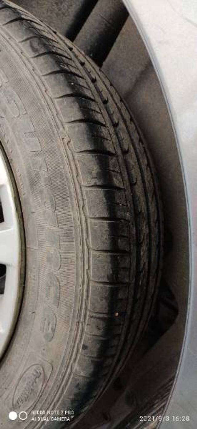 https://images10.gaadi.com/usedgaadi-sellcar/UsedCar/g5d54ec1a/a1ed4171-4d8d-4e8f-8f2f-aef56d96d137.jpg?imwidth=6402