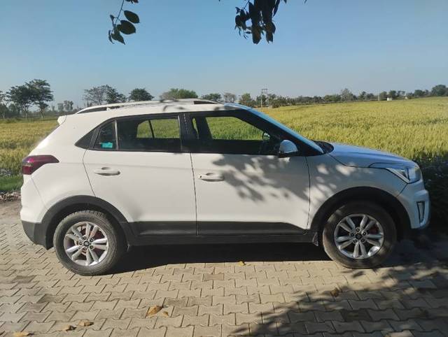 https://images10.gaadi.com/usedgaadi-sellcar/UsedCar/g5d63b3da/27add54f-446f-40f0-9a18-3036125717f2.jpg?imwidth=6400