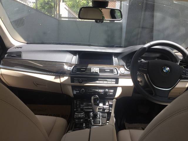 https://images10.gaadi.com/usedgaadi-sellcar/UsedCar/g5d98953a/906091f6-2dbd-42e0-bcb2-da6417417e61.jpeg?imwidth=6401