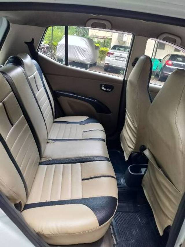 https://images10.gaadi.com/usedgaadi-sellcar/UsedCar/g5de141aa/2f5ff67c-9bc2-475f-ad7f-62a8dcac3d03.jpg?imwidth=6402