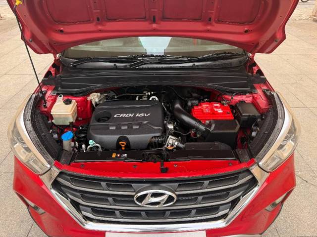 https://images10.gaadi.com/usedgaadi-sellcar/UsedCar/g5de2472a/5980ec7a-2218-41c7-ae5b-ea50a043b5ef.jpg?imwidth=6402