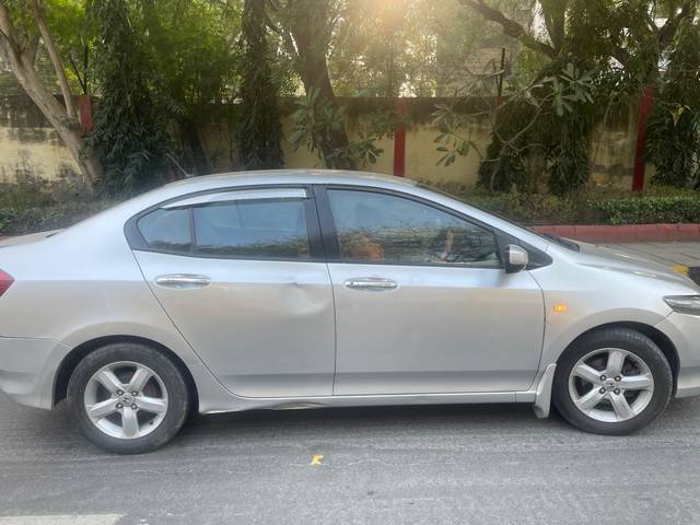 https://images10.gaadi.com/usedgaadi-sellcar/UsedCar/g5e006eaa/fb7ac960-9950-440c-b13b-08cb0e6a3809.jpeg?imwidth=6400