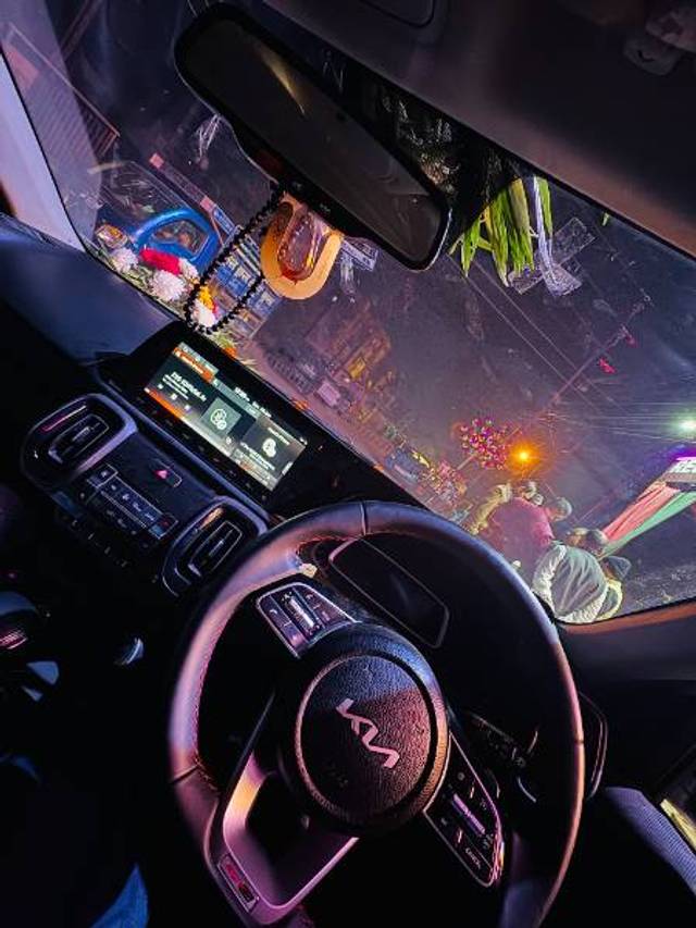 https://images10.gaadi.com/usedgaadi-sellcar/UsedCar/g5e0bccea/e9a04472-79b8-4403-9eaf-80a0ed1e0740.JPG?imwidth=6401