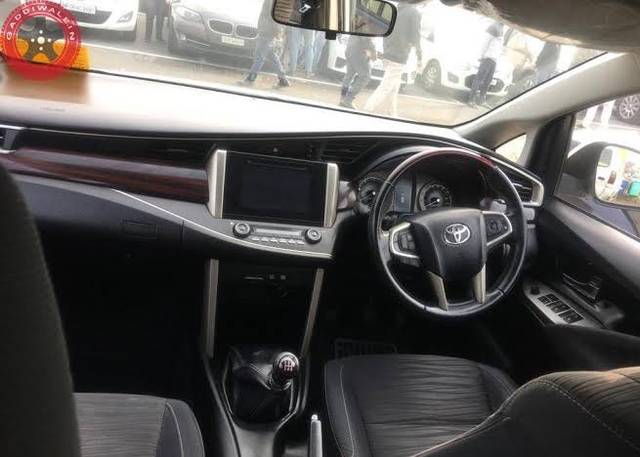 https://images10.gaadi.com/usedgaadi-sellcar/UsedCar/g5e1a191a/91957eca-ec1c-484d-a8a2-2026f6cd003e.jpeg?imwidth=6401