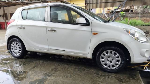 https://images10.gaadi.com/usedgaadi-sellcar/UsedCar/g5e1df4da/048c2fcd-6d23-4307-9710-109903129641.jpg?imwidth=6400