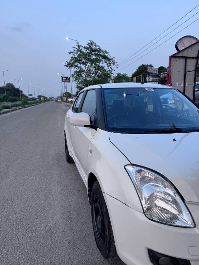 https://images10.gaadi.com/usedgaadi-sellcar/UsedCar/g5e2672da/9adeed03-9905-4bca-8497-aceb61c5ab34.jpeg?imwidth=6400